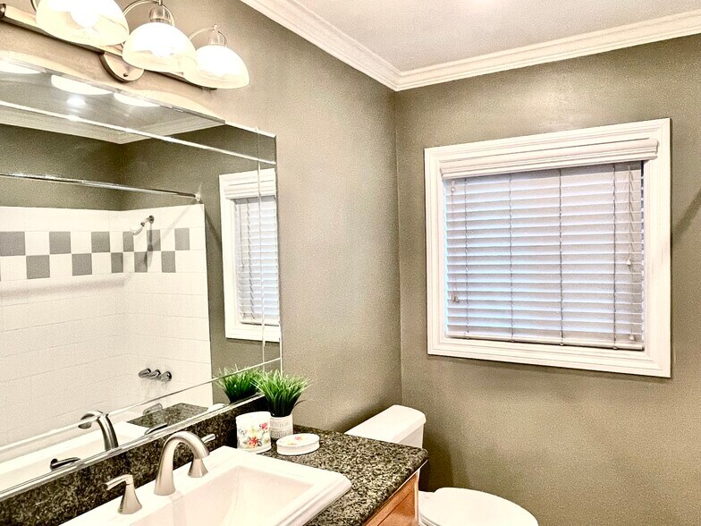 Building Photo - 8781 La Grand Ave