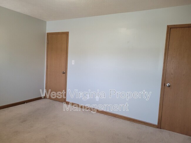 Building Photo - Woodland Acres