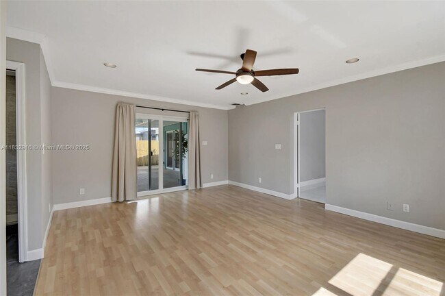 Building Photo - 320 NW 51st Ct