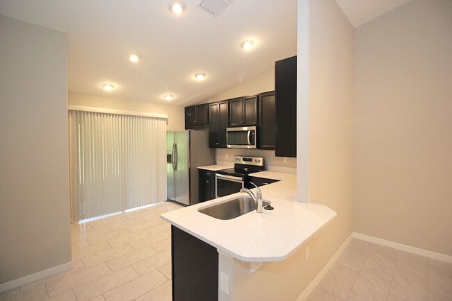 Building Photo - Roomy 3 Bed 2 Bath 1 Car Grg Home for rent...