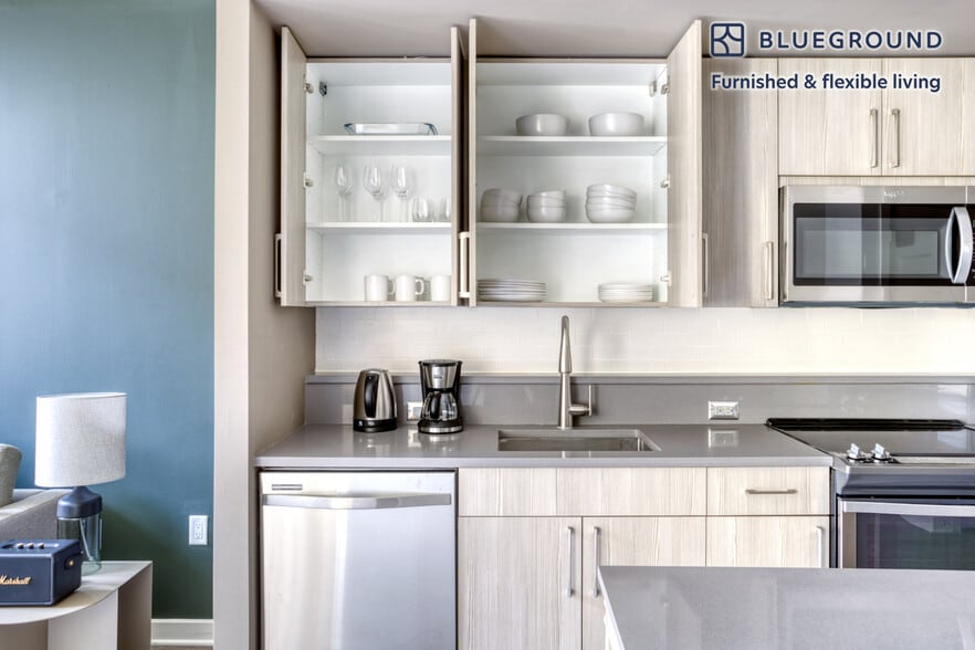 Building Photo - 600 H St NE