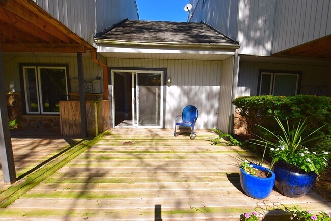 Building Photo - 18188 N Stoneridge Dr