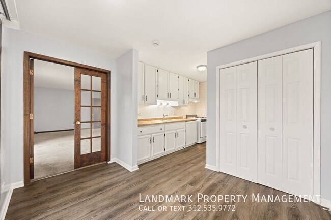 Building Photo - 654 Cambridge Ave