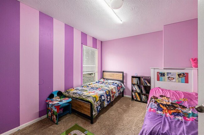 Building Photo - 7010 Paradise Park Bend