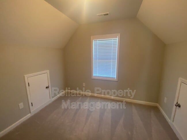 Building Photo - 23 Bluejack Ct