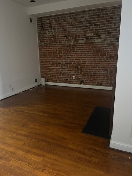 Living area - 1818 S St NW