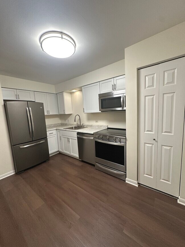 Building Photo - 2331 Ogden Ave