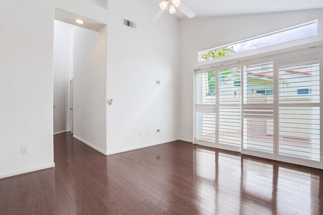 Building Photo - 3 bed, 2 bath Single Family Home in North ...