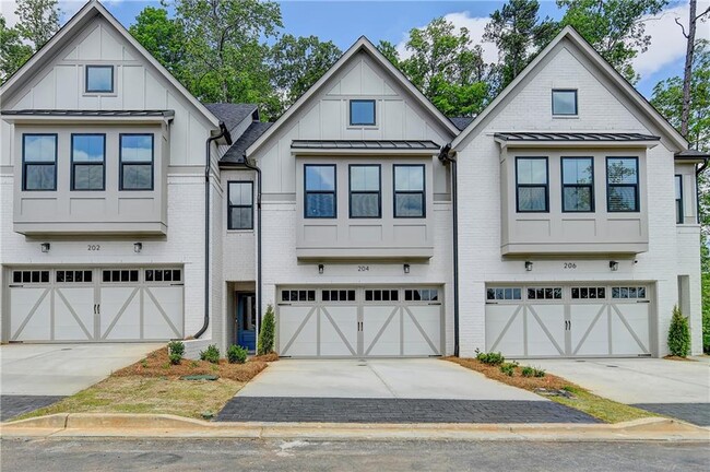 Primary Photo - 204 Holsten Ln