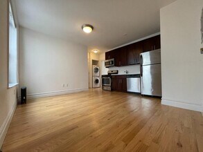 Building Photo - 1 bedroom in ASTORIA NY 11106
