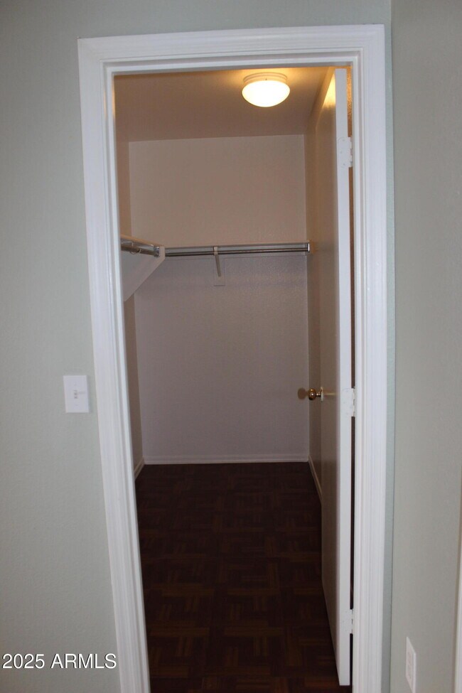 Building Photo - 1364 S Wagon Wheel Ct
