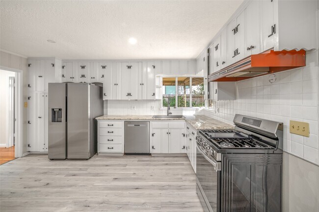 Building Photo - 3107 Prescott St