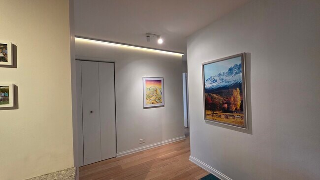 Building Photo - 360 W Wellington Ave