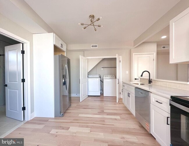 Building Photo - 1501 S 12th St