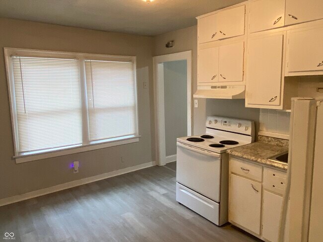 Building Photo - 1335 N Ewing St