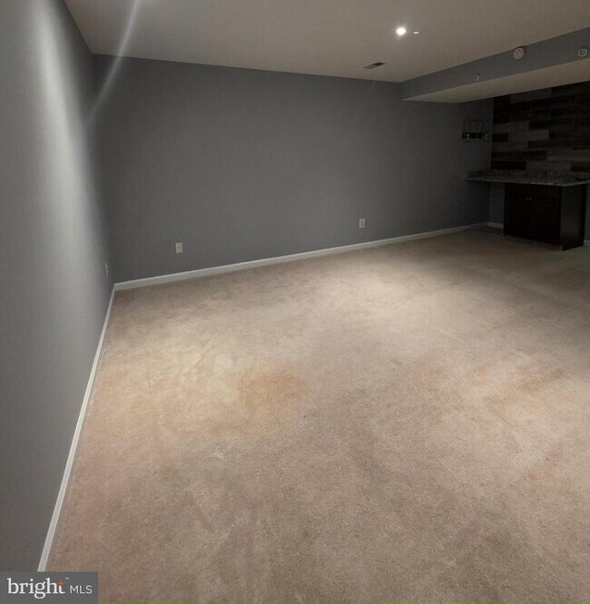 Building Photo - 12977 Abner Ave