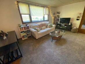 Building Photo - 721 N Teal St