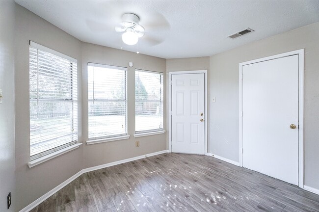 Building Photo - 2103 Charlton House Ln