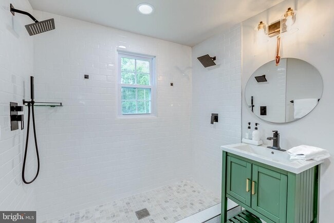 Building Photo - 24436 Lenah Rd