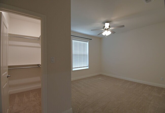 Building Photo - 6067 Hamilton Mdws Wy