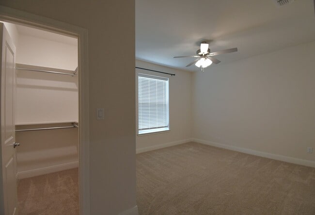 Building Photo - Hamilton Meadows Gated Community! Lovely, Modern 2 Bedroom, 2 Bath Home w/Garage