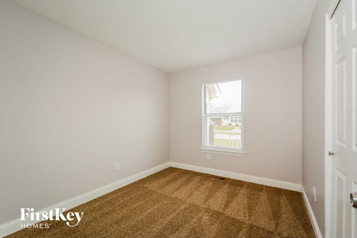 Building Photo - 1121 Running Waters Dr