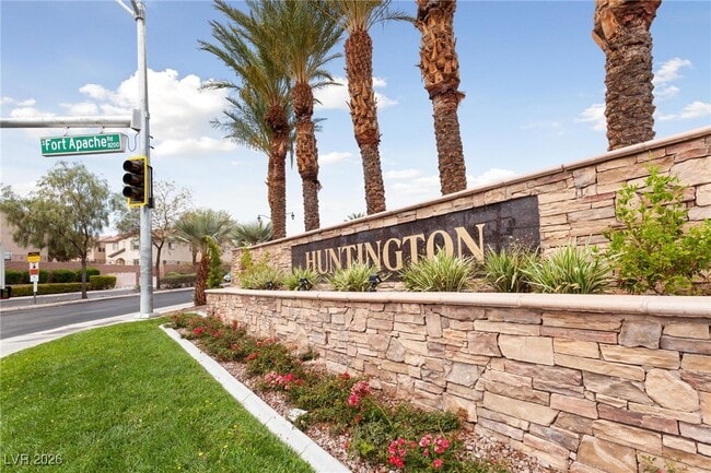 Building Photo - 802 Warwick Castle Dr