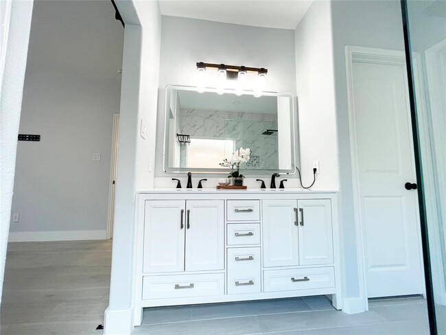 Building Photo - 26330 Longview Creek Dr