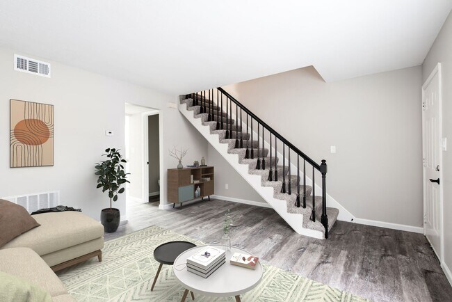 Building Photo - Rosewood Manor