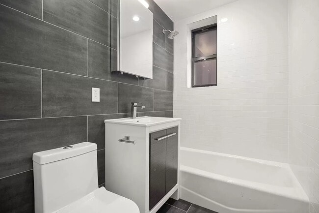 Building Photo - 97-25 64th Ave