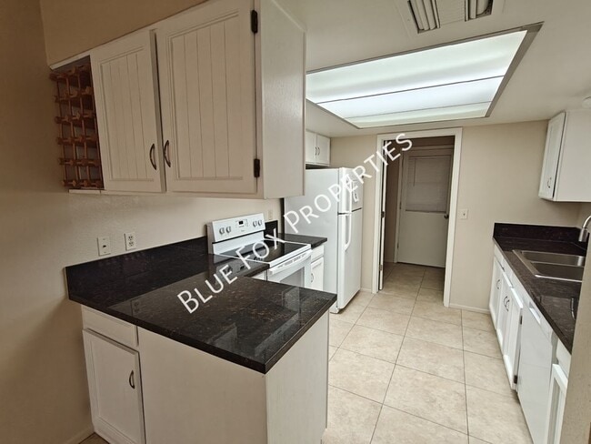 Building Photo - 8305 N Midnight Way