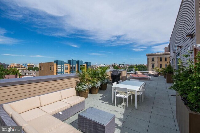 Building Photo - 1311 13th St NW