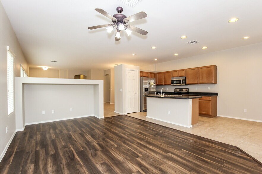 Building Photo - 17722 W Marshall Ln