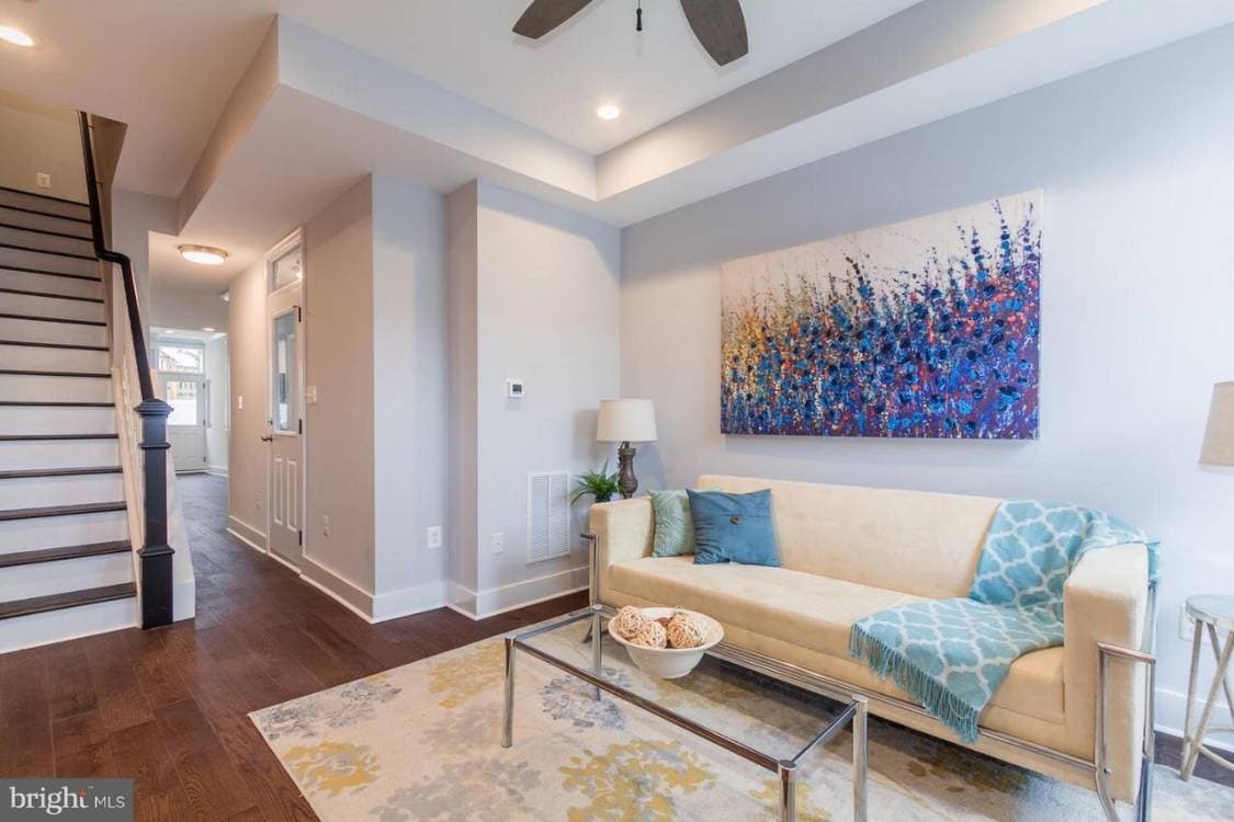 Building Photo - 9 E Fort Ave