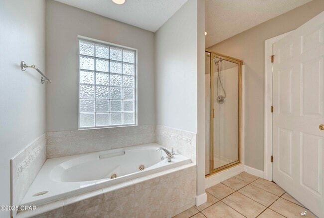Building Photo - 415 Hidden Island Dr