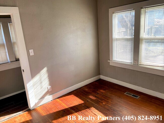 Building Photo - 1115 S Atlanta Ave