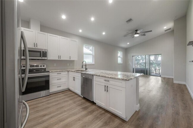 Building Photo - 6804 N 17th St