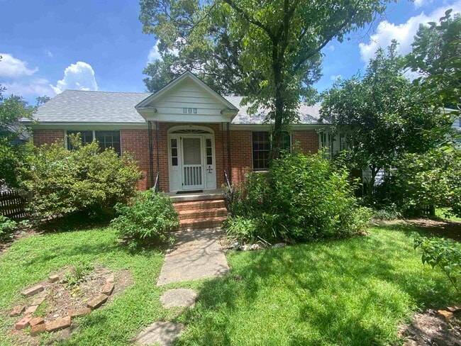 Primary Photo - 518 McDaniel St