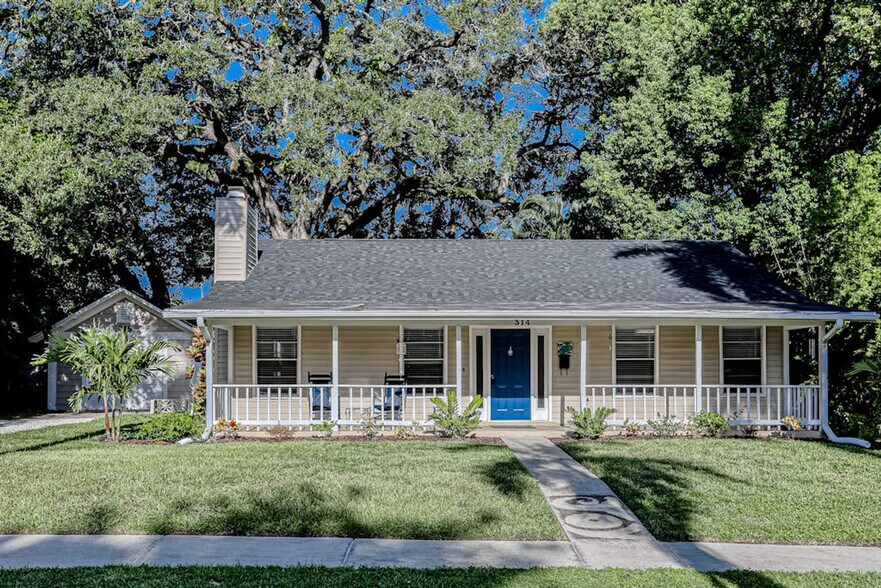Building Photo - 314 24th St W