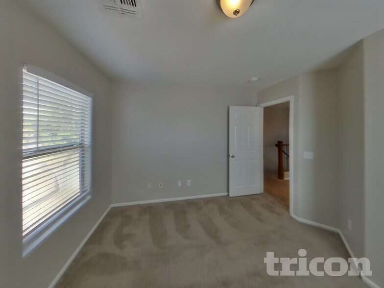 Building Photo - 4912 N 109th Ave