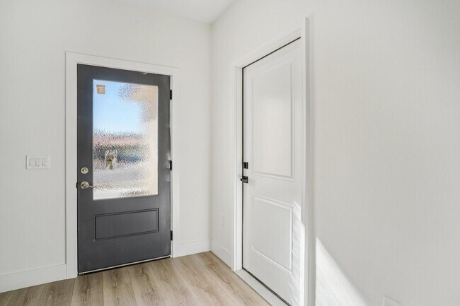Building Photo - 64382 Spyglass Ave