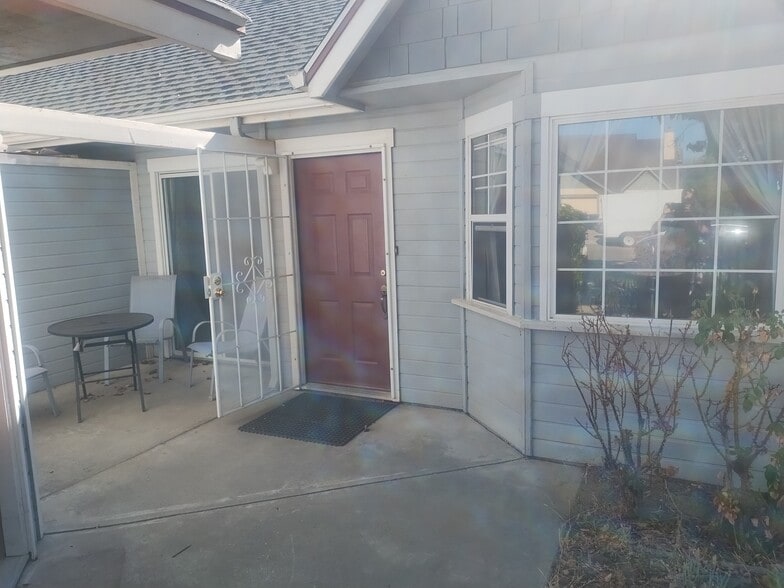 Building Photo - 47 Brewer St