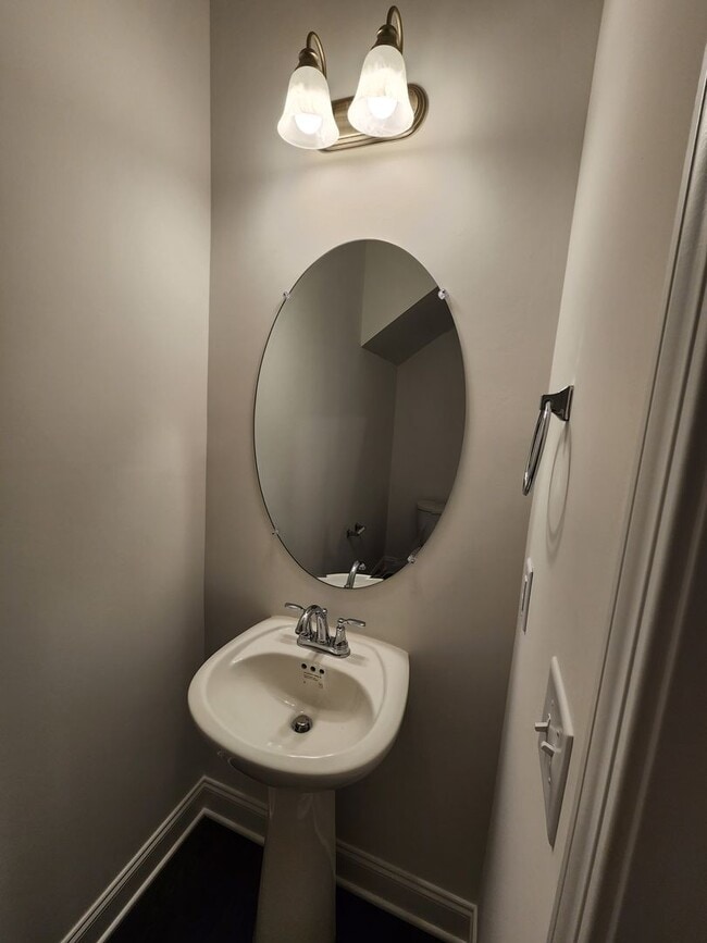 Building Photo - Gorgeous New Construction Home in Lebanon'...