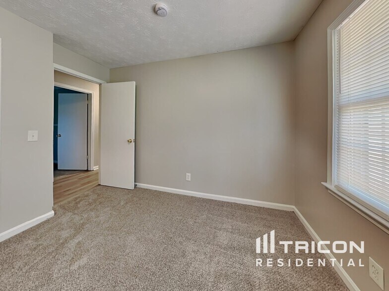 Building Photo - 5555 Richland Dr