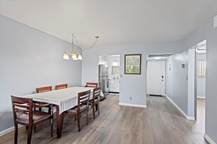 Building Photo - 300 Waterway Dr S