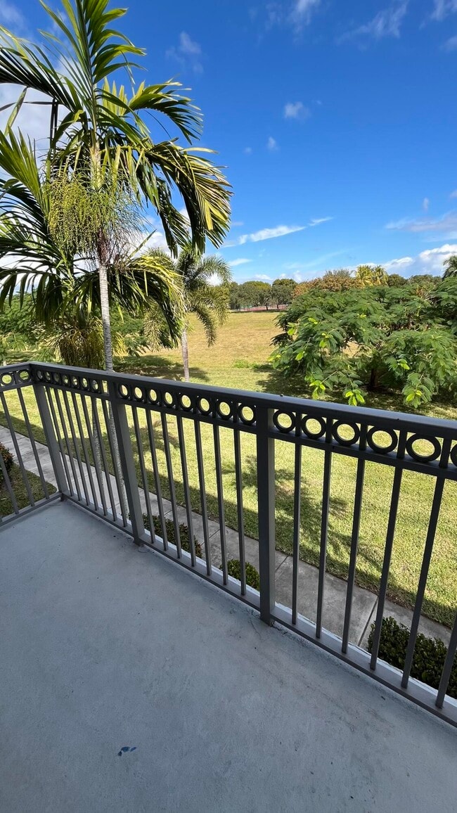 Building Photo - 2058 Alta Meadows Ln