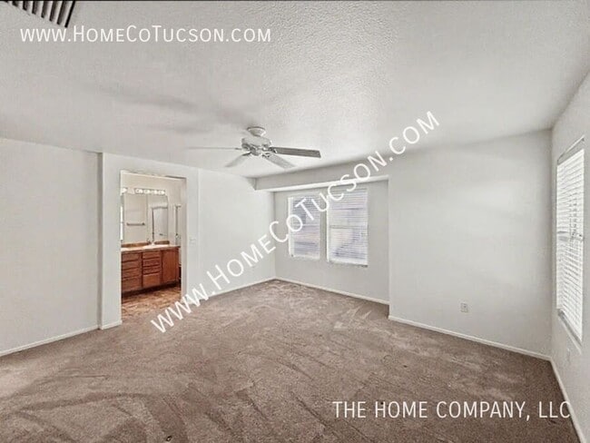 Building Photo - 2708 N Saramano Ln