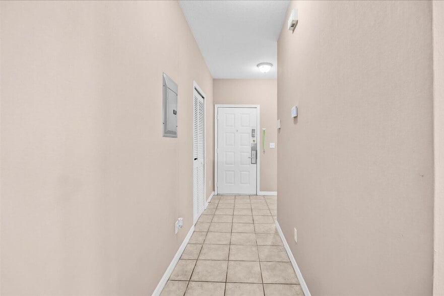Building Photo - 9955 Perfect Dr