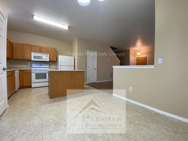 Building Photo - 10527 Country Park Pt