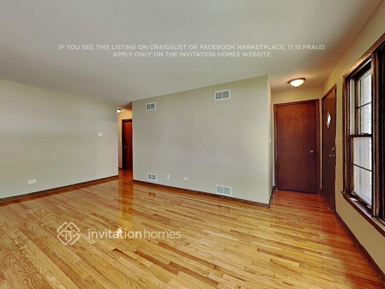 Building Photo - 16142 Grove Ave